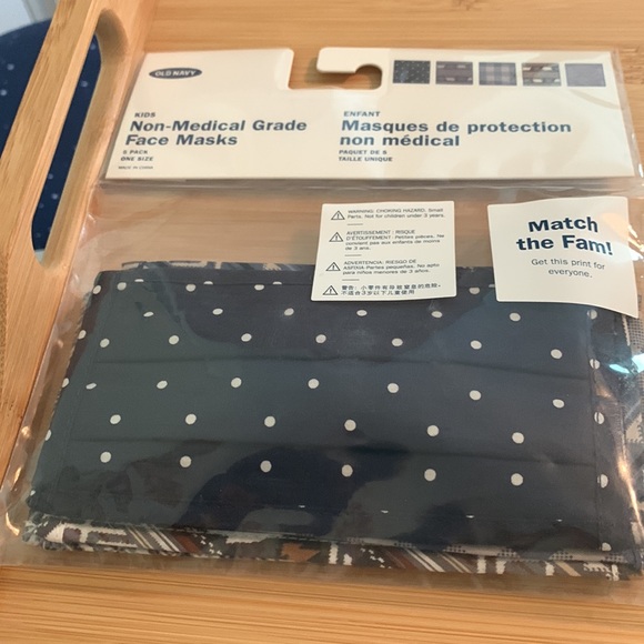 assorted face masks - Picture 4 of 4